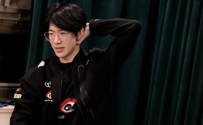 同时被他的 同时被他的